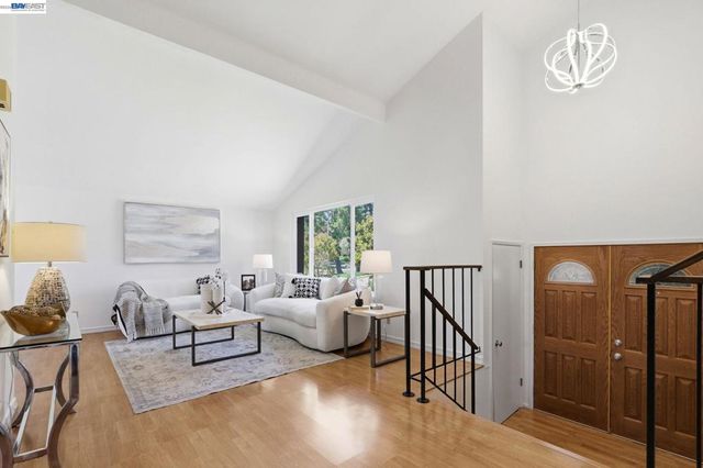 1170 Bennett Ct, Fremont, CA 94536