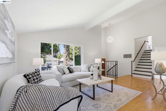 1170 Bennett Ct, Fremont, CA 94536