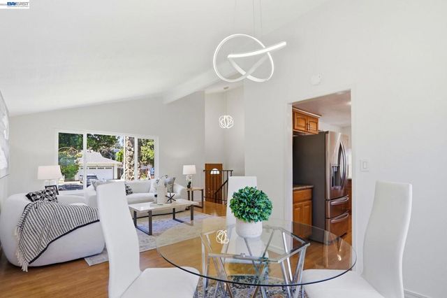 1170 Bennett Ct, Fremont, CA 94536