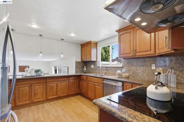 1170 Bennett Ct, Fremont, CA 94536