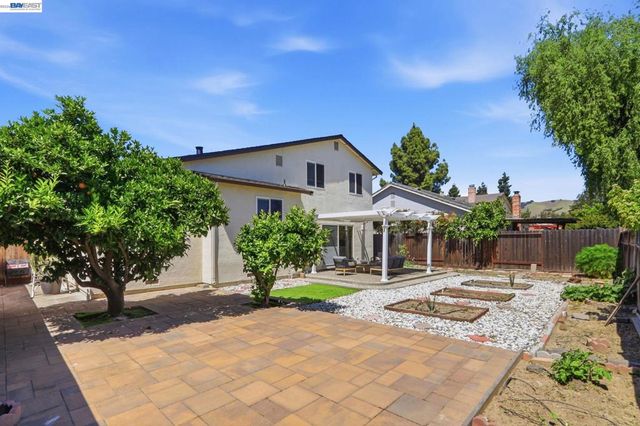1170 Bennett Ct, Fremont, CA 94536