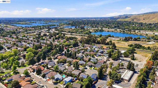 1170 Bennett Ct, Fremont, CA 94536