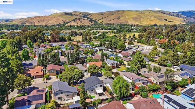 1170 Bennett Ct, Fremont, CA 94536