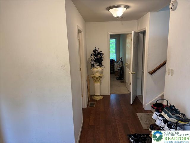 506 Cornerstone Way, East Stroudsburg, PA 18301