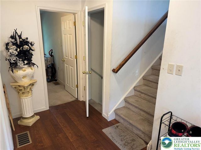 506 Cornerstone Way, East Stroudsburg, PA 18301