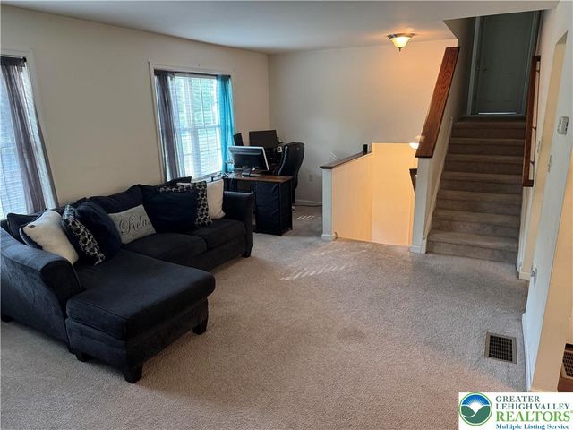 506 Cornerstone Way, East Stroudsburg, PA 18301
