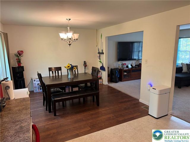 506 Cornerstone Way, East Stroudsburg, PA 18301
