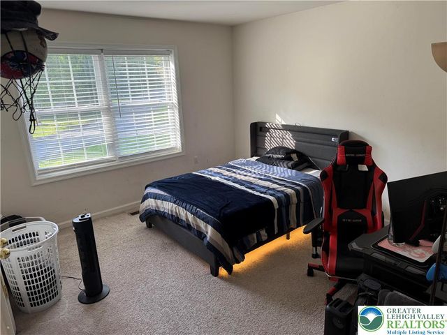 506 Cornerstone Way, East Stroudsburg, PA 18301