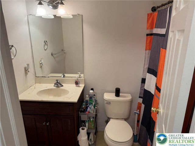 506 Cornerstone Way, East Stroudsburg, PA 18301