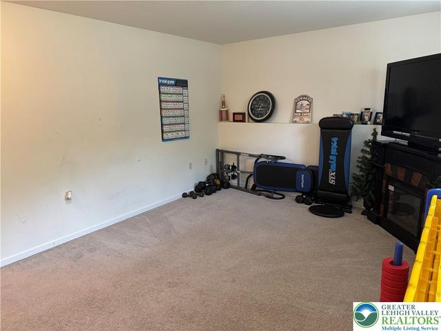 506 Cornerstone Way, East Stroudsburg, PA 18301