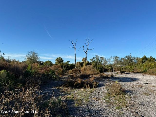 4865 Sand Point Road, Grant, FL 32949