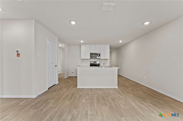 210 Langston Drive, Uhland, TX 78640