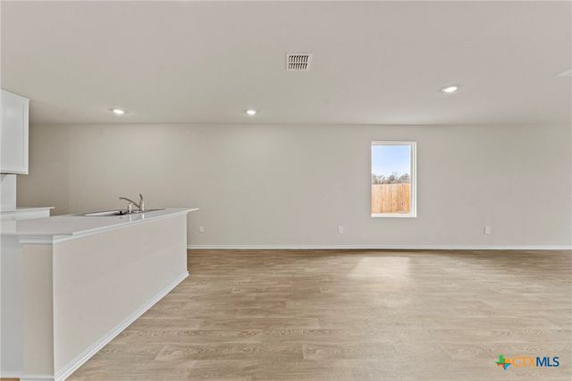210 Langston Drive, Uhland, TX 78640