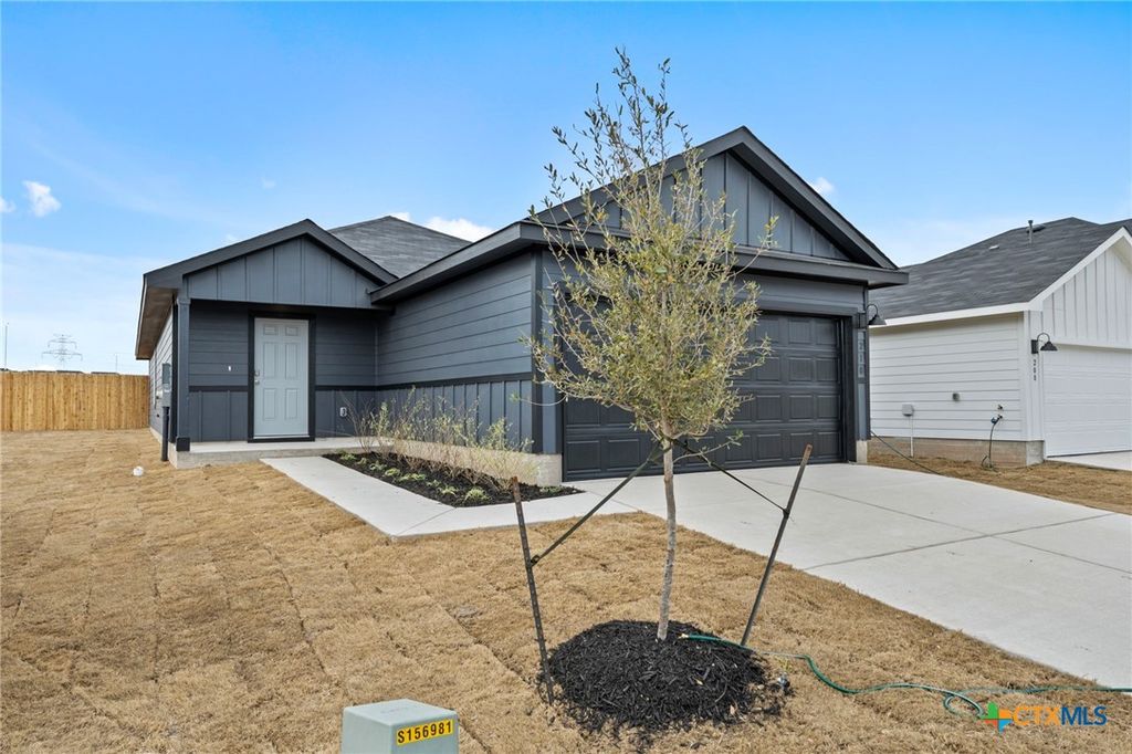210 Langston Drive, Uhland, TX 78640