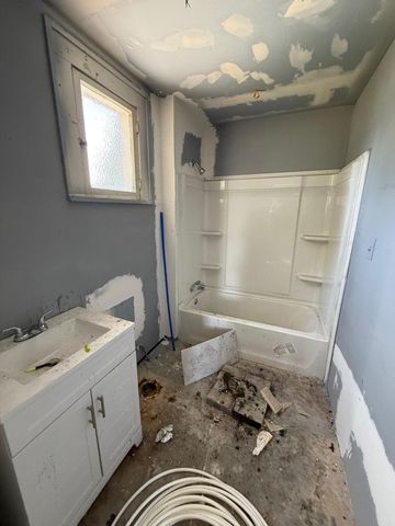 1260 Highway 490, East Bernstadt, KY 40729