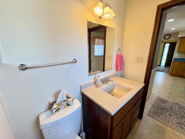 7622 S Lenox AVENUE, Oak Creek, WI 53154