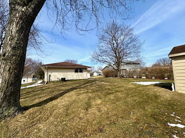 7622 S Lenox AVENUE, Oak Creek, WI 53154