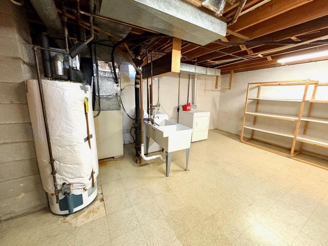 7622 S Lenox AVENUE, Oak Creek, WI 53154