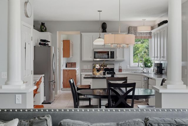 10196 Stony Creek Drive, Woodbury, MN 55129