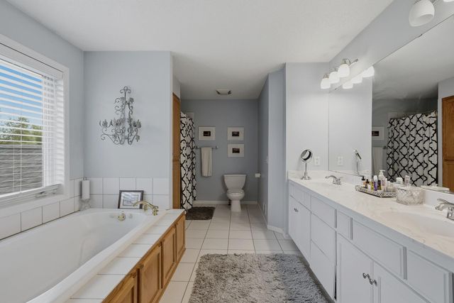10196 Stony Creek Drive, Woodbury, MN 55129