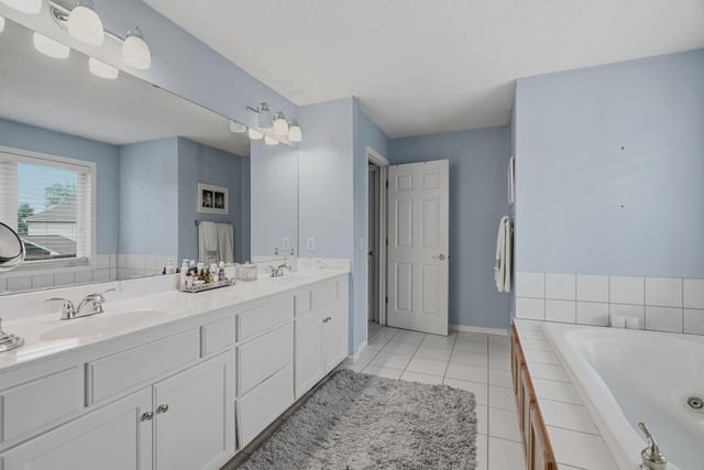 10196 Stony Creek Drive, Woodbury, MN 55129