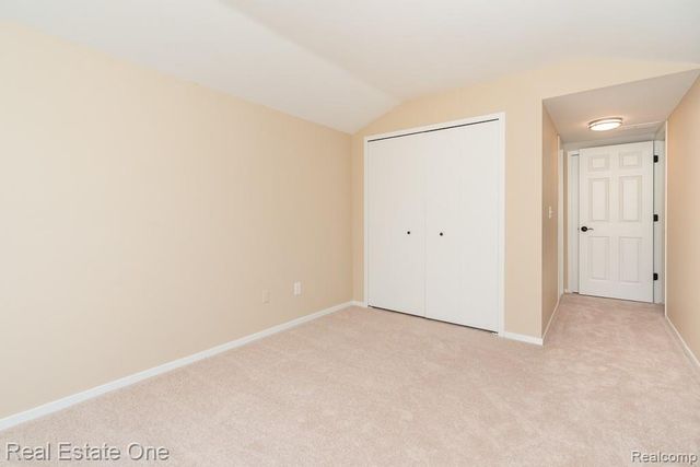283 Whispering Hill, Commerce Charter Township, MI 48390