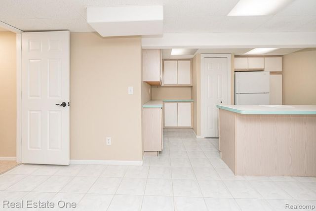 283 Whispering Hill, Commerce Charter Township, MI 48390