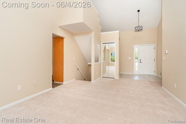 283 Whispering Hill, Commerce Charter Township, MI 48390