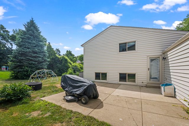 1833 S Lincoln Street, Lombard, IL 60148