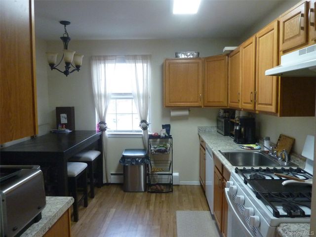 143 Parkside Drive, Suffern, NY 10901