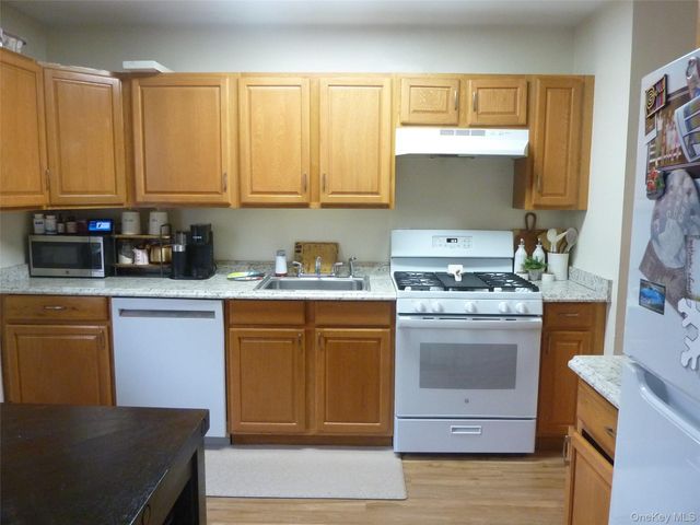 143 Parkside Drive, Suffern, NY 10901