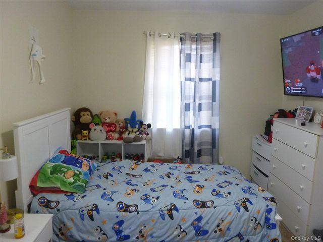 143 Parkside Drive, Suffern, NY 10901