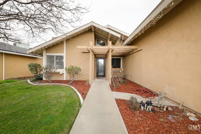 4608 Posada Avenue, Bakersfield, CA 93309