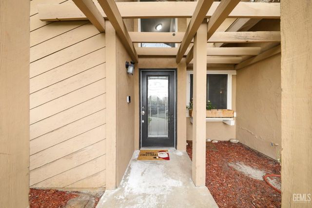 4608 Posada Avenue, Bakersfield, CA 93309