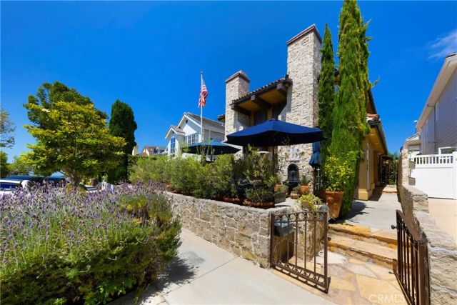 515 Begonia Avenue B, Corona Del Mar, CA 92625