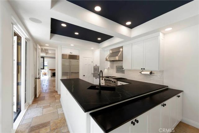 515 Begonia Avenue B, Corona Del Mar, CA 92625