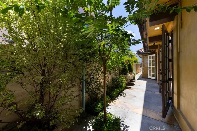 515 Begonia Avenue B, Corona Del Mar, CA 92625
