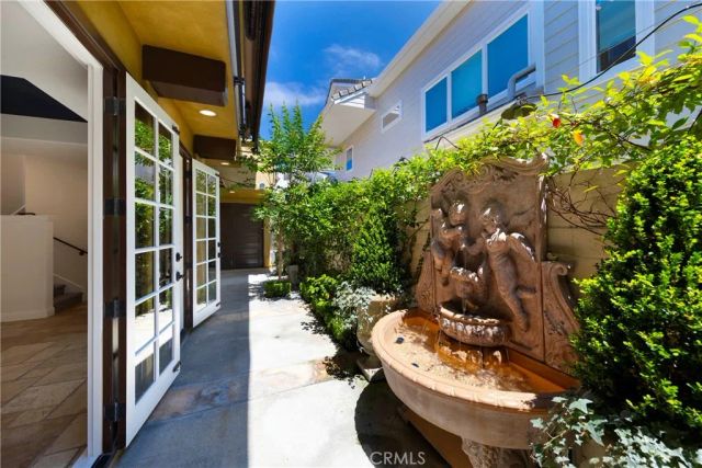 515 Begonia Avenue B, Corona Del Mar, CA 92625