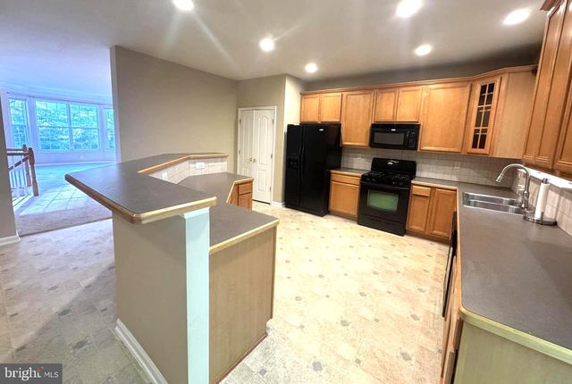 4477 MONMOUTH ST, Fairfax, VA 22030