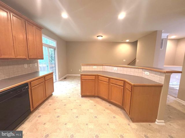 4477 MONMOUTH ST, Fairfax, VA 22030