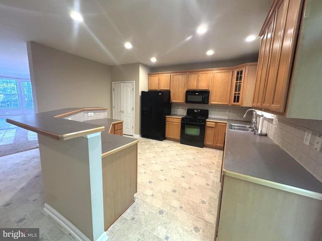 4477 MONMOUTH ST, Fairfax, VA 22030