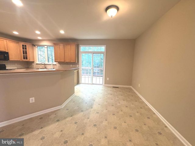 4477 MONMOUTH ST, Fairfax, VA 22030