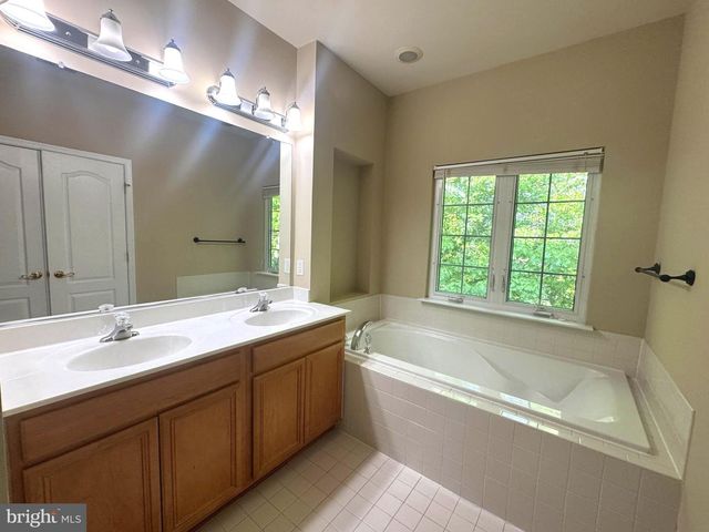 4477 MONMOUTH ST, Fairfax, VA 22030