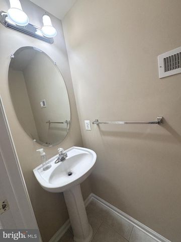 4477 MONMOUTH ST, Fairfax, VA 22030