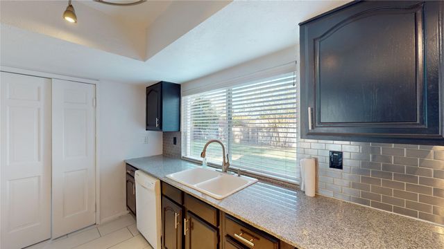 7748 Landmark Ridge Street, Fort Worth, TX 76133