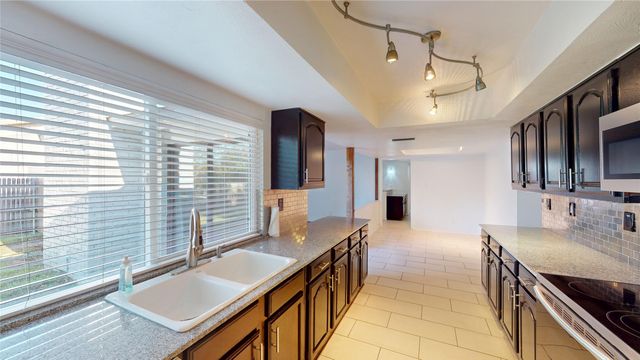 7748 Landmark Ridge Street, Fort Worth, TX 76133