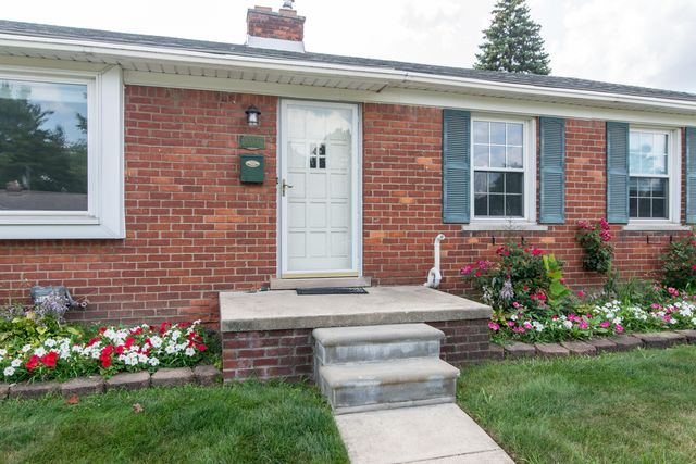 11015 Fairfield Street, Livonia, MI 48150