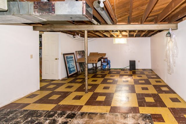 11015 Fairfield Street, Livonia, MI 48150