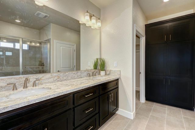 944 Norman Rd, Galt, CA 95632