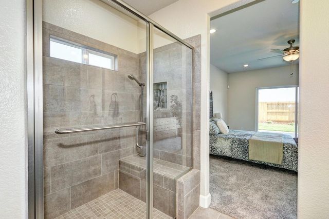 944 Norman Rd, Galt, CA 95632